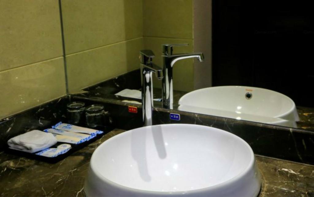 Zhuhai Liuhe Holiday Hotel ภายนอก รูปภาพ